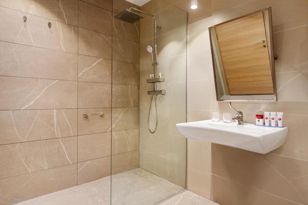 Ramada By Wyndham Targu Jiu Hotel Ngoại thất bức ảnh