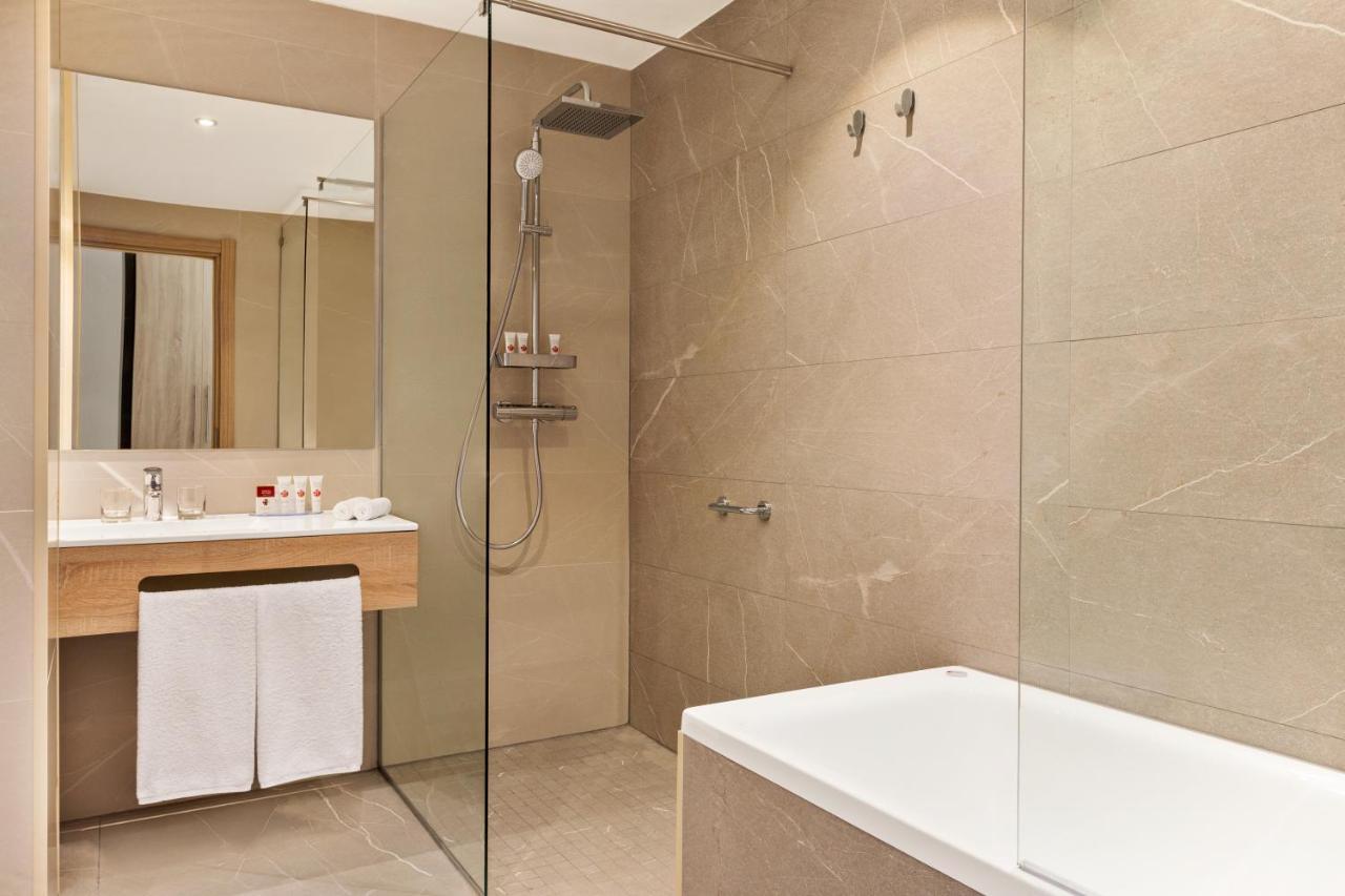 Ramada By Wyndham Targu Jiu Hotel Ngoại thất bức ảnh