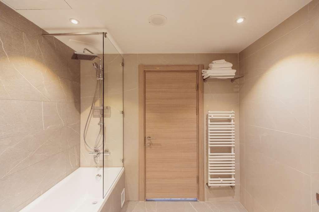 Ramada By Wyndham Targu Jiu Hotel Phòng bức ảnh